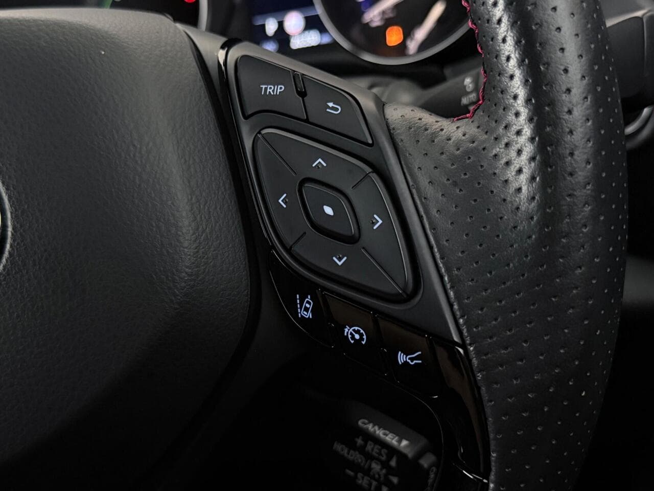 Toyota C-HR thumbnail Misc Controls