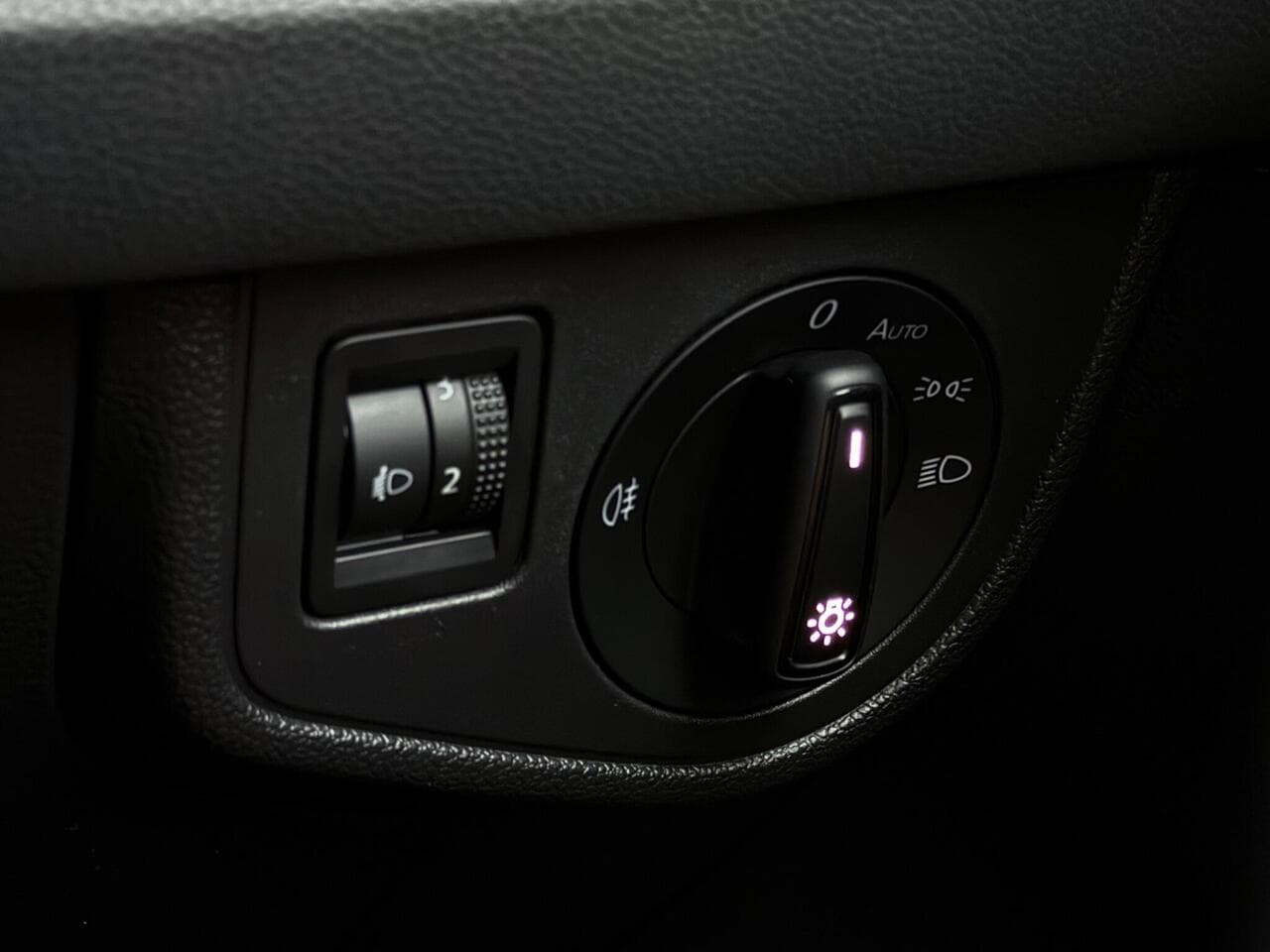 Volkswagen Polo thumbnail Misc Controls