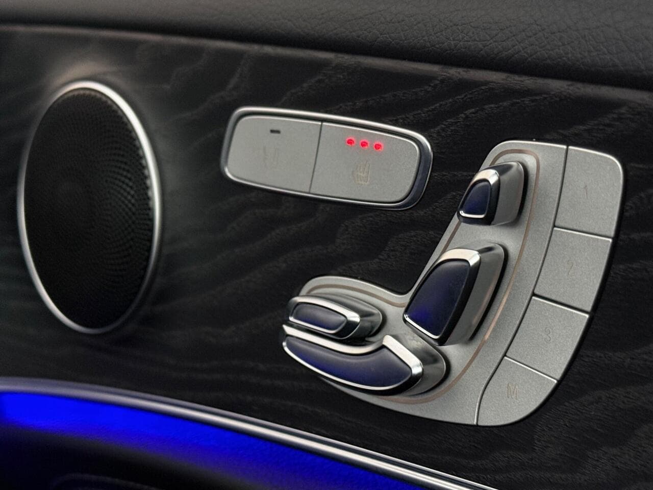 Mercedes-Benz E Class thumbnail Misc Controls