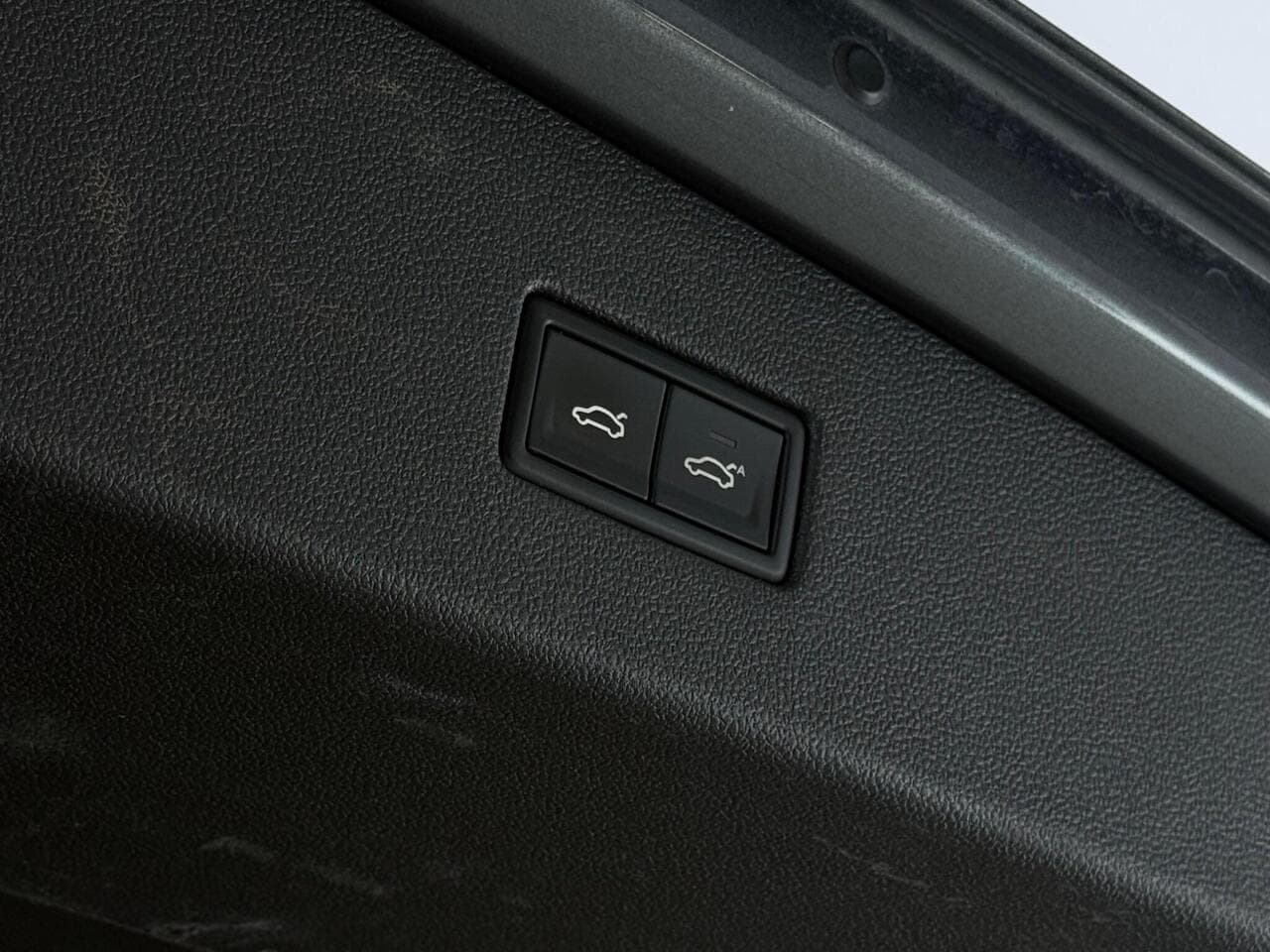 Volkswagen Tiguan Allspace thumbnail Misc Controls