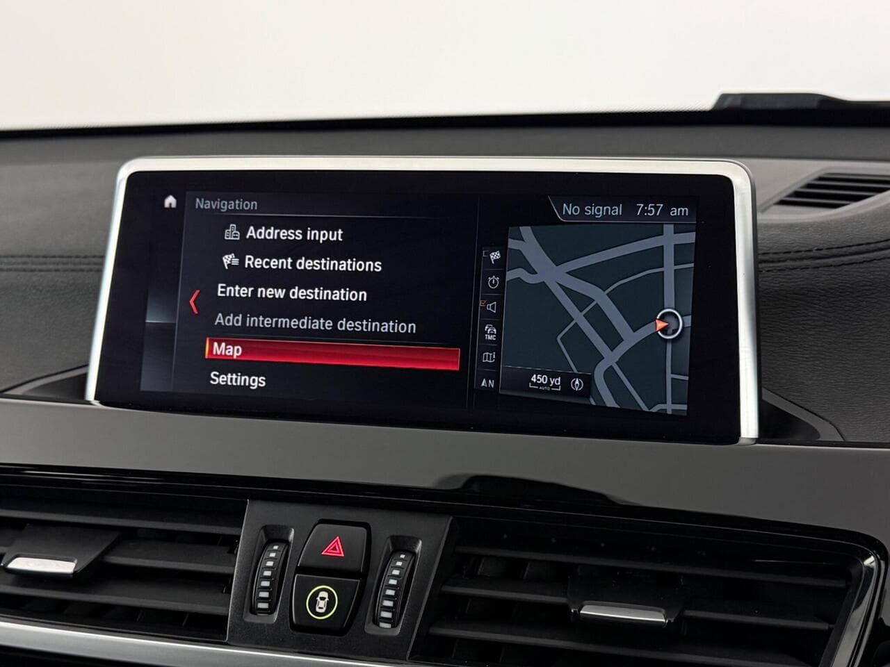 BMW X1 thumbnail Infotainment System