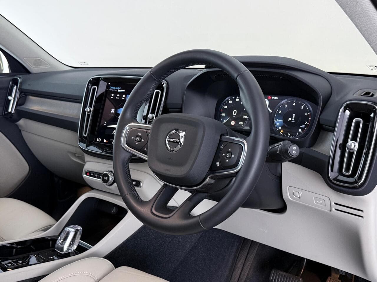 Volvo XC40 thumbnail Steering Wheel