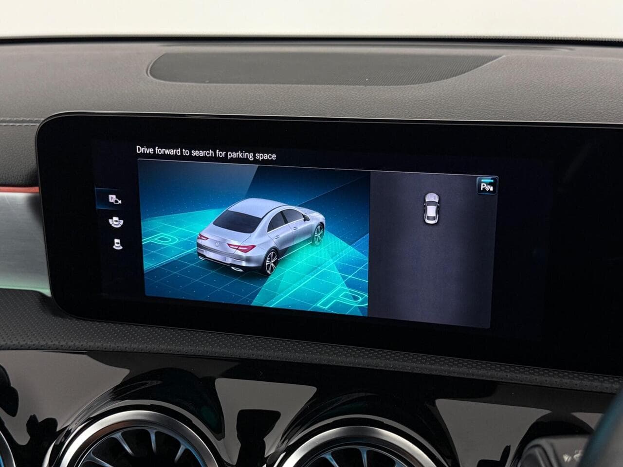 Mercedes-Benz CLA thumbnail Infotainment System