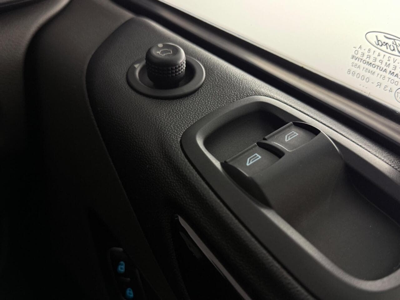 Ford Transit Custom thumbnail Misc Controls
