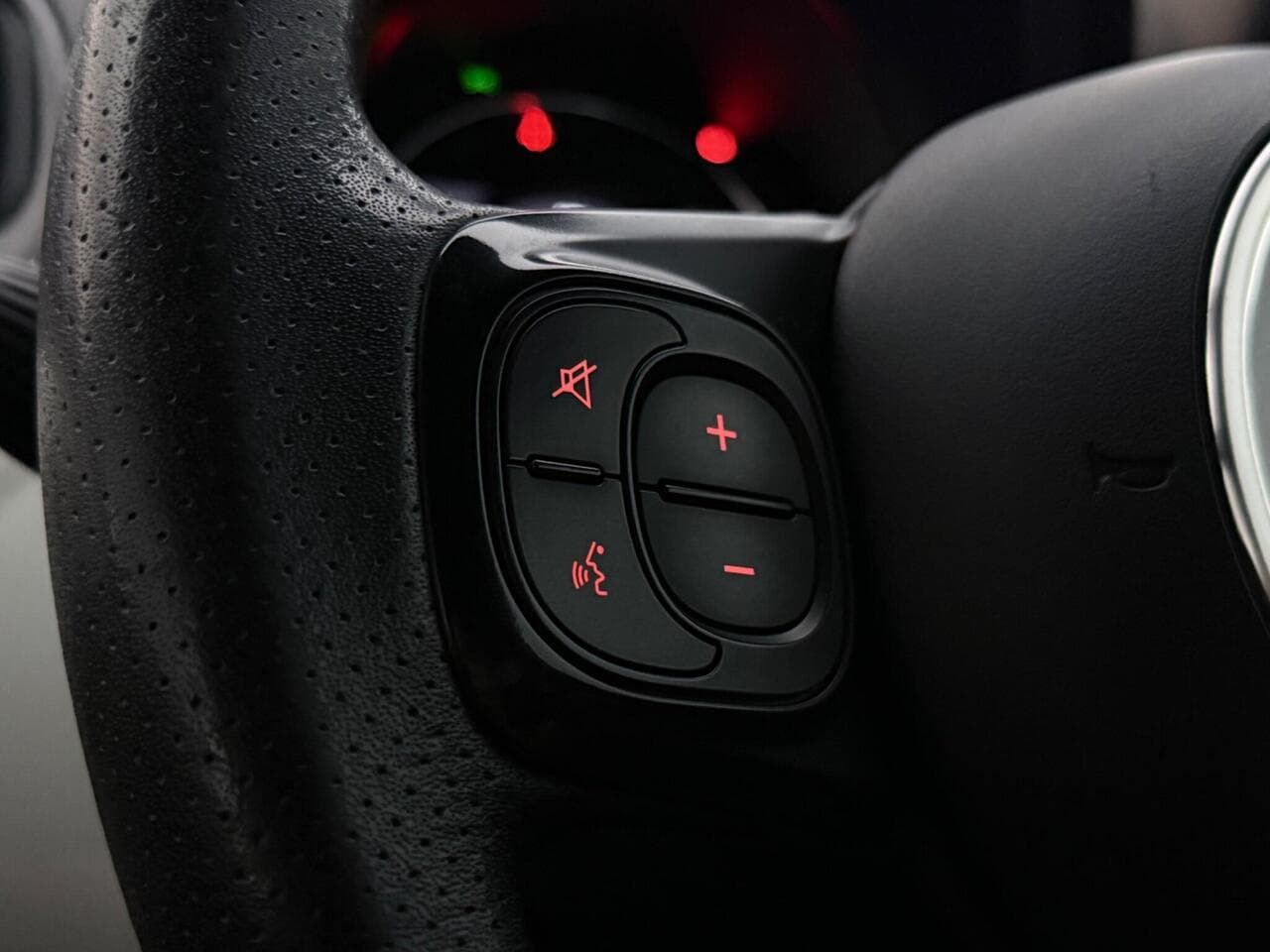 Abarth 595 thumbnail Misc Controls