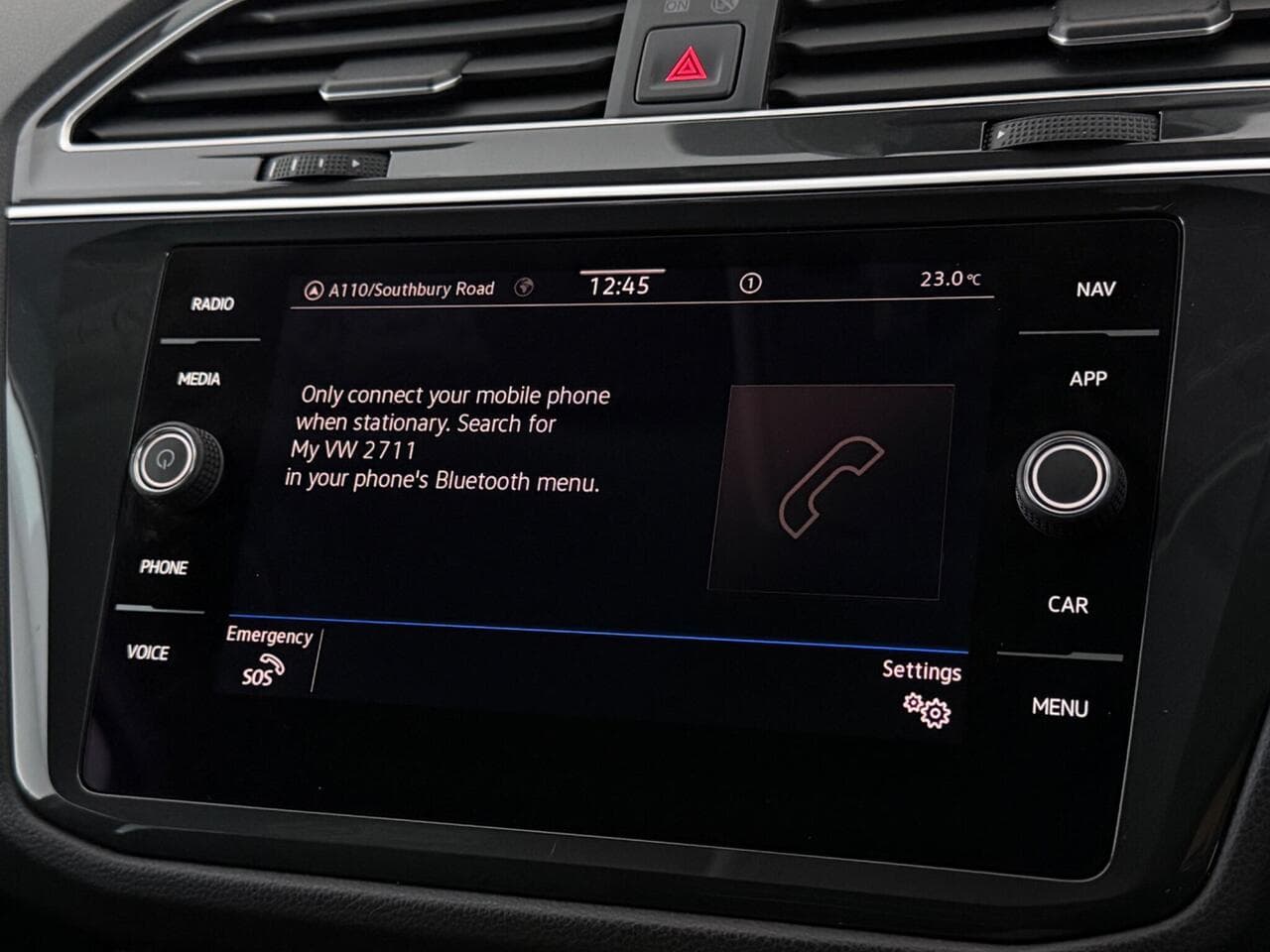 Volkswagen Tiguan thumbnail Infotainment System