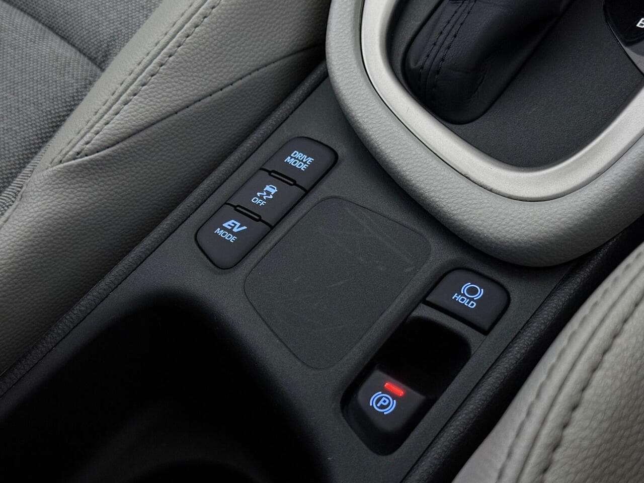 Toyota Yaris thumbnail Misc Controls