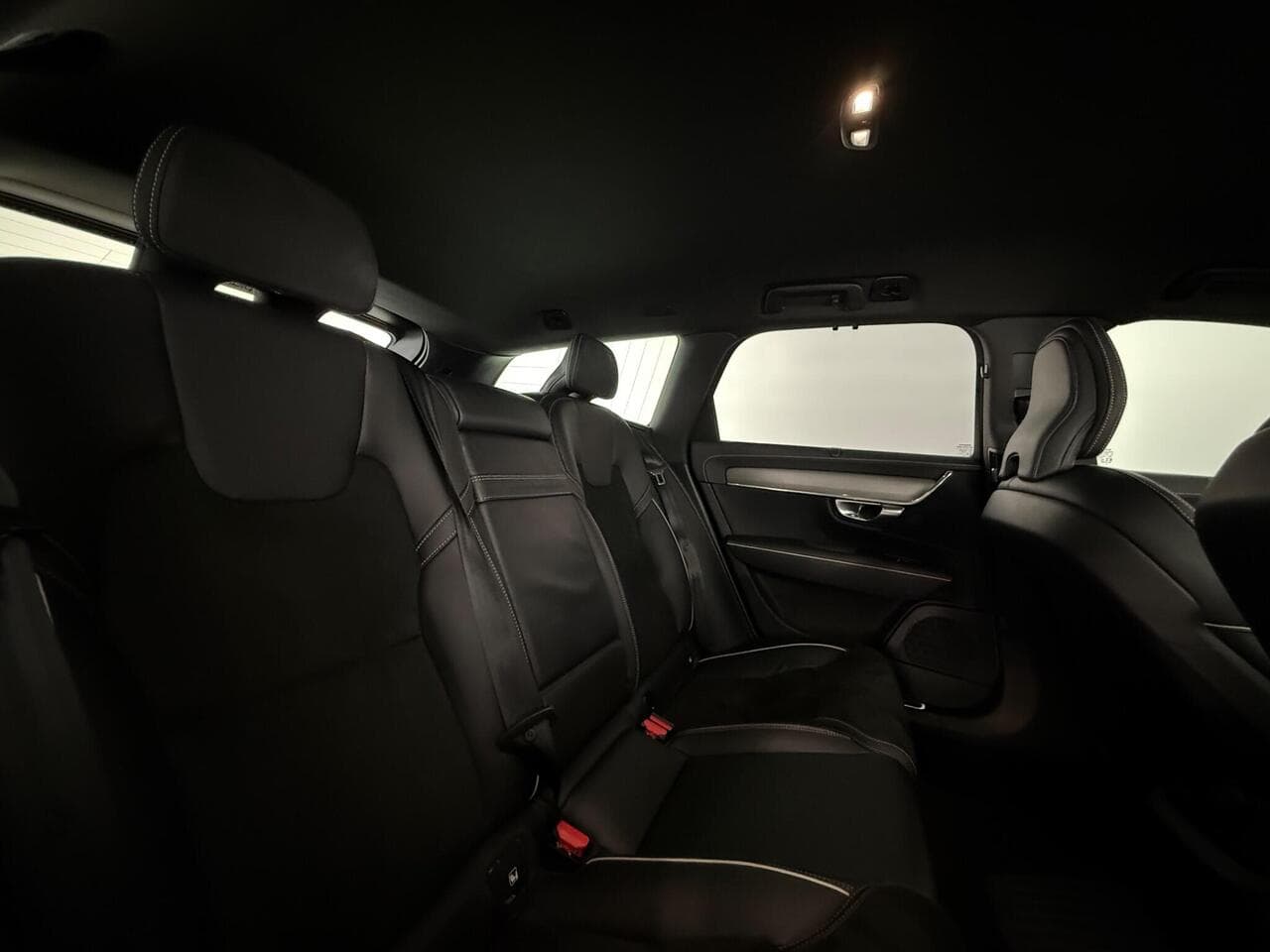Volvo V90 thumbnail Seats Rear