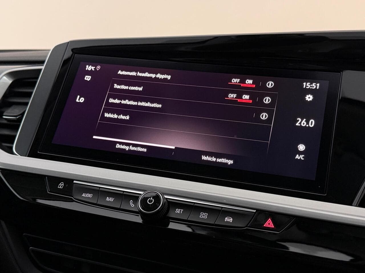 Vauxhall Grandland thumbnail Infotainment System