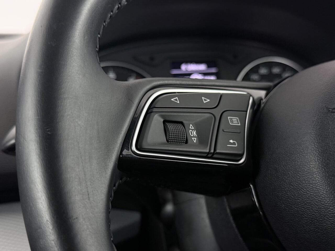Audi Q2 thumbnail Misc Controls