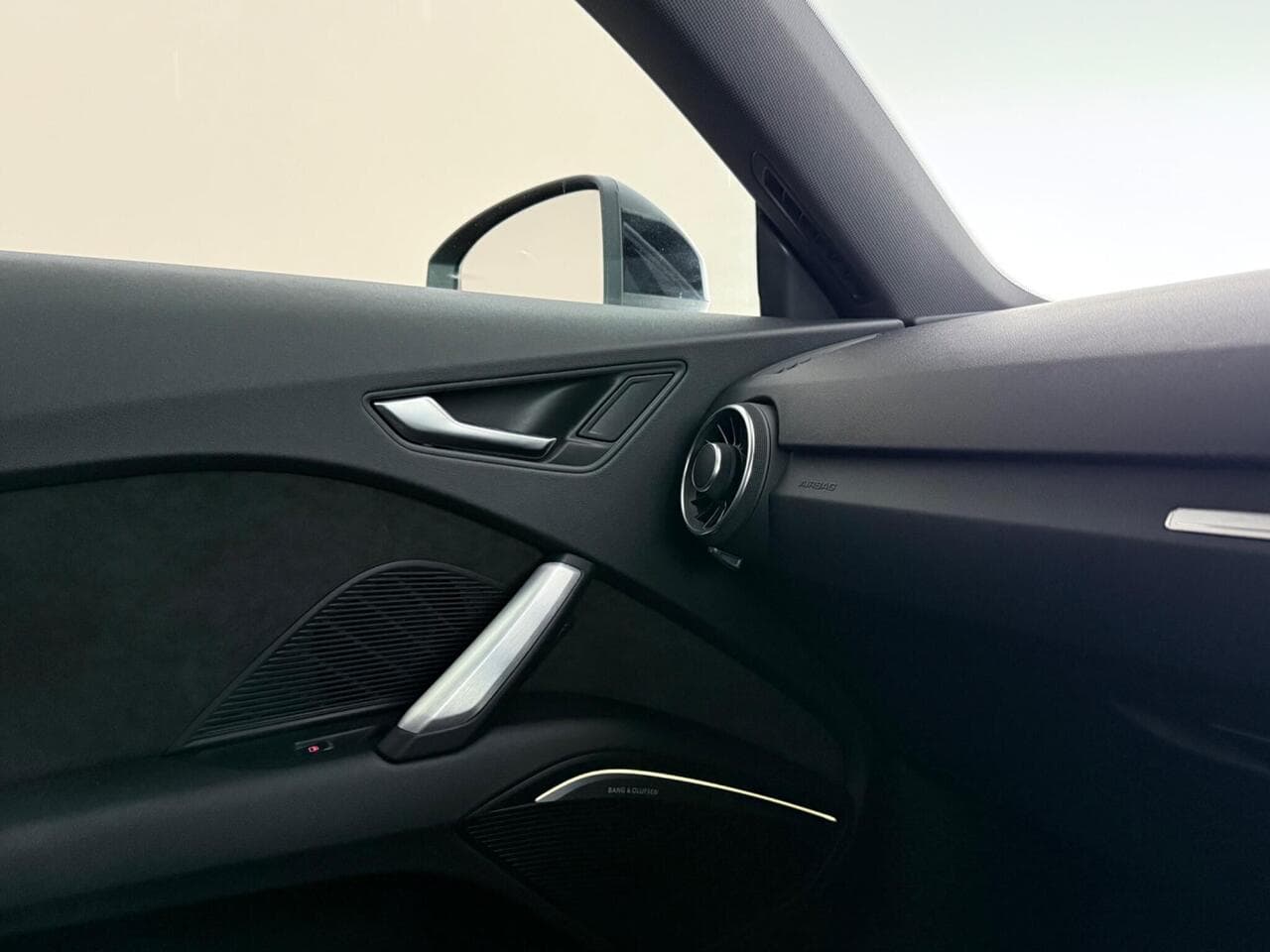 Audi TT thumbnail Interior Front
