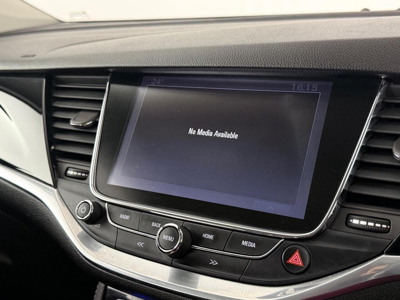 Vauxhall Astra thumbnail Infotainment System