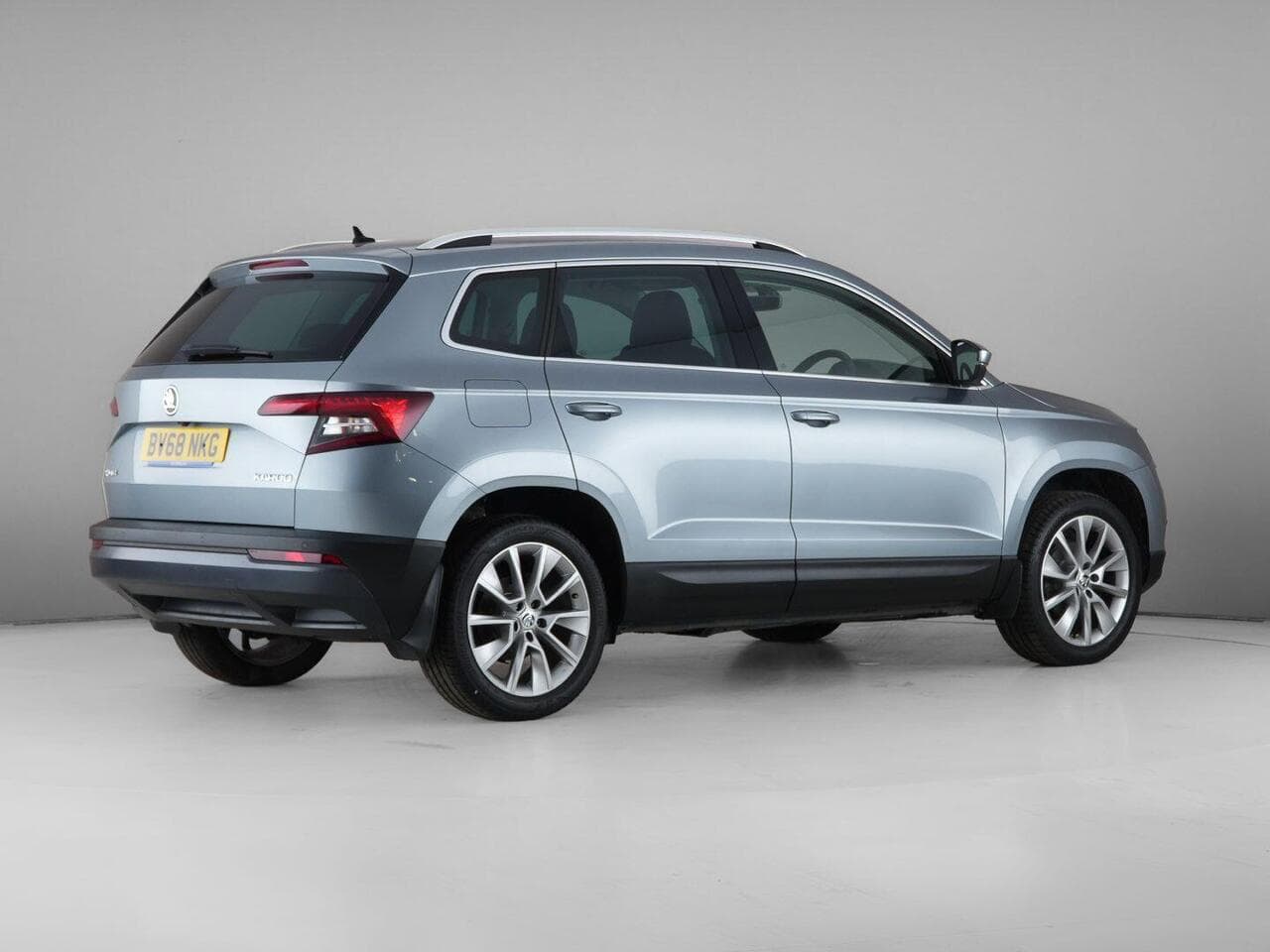 Skoda Karoq thumbnail Rear Right