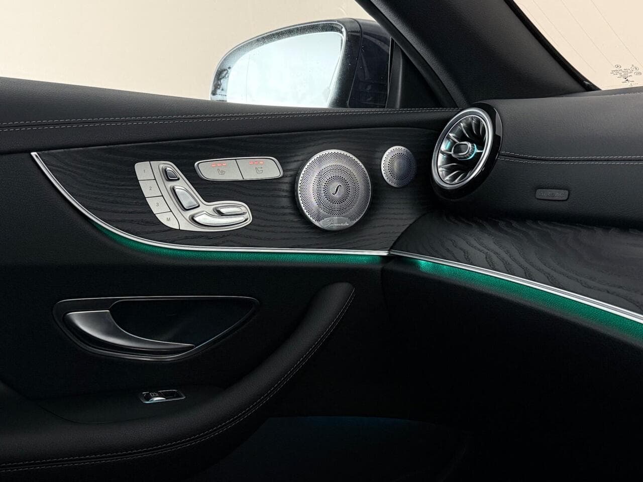 Mercedes-Benz E Class thumbnail Interior Front