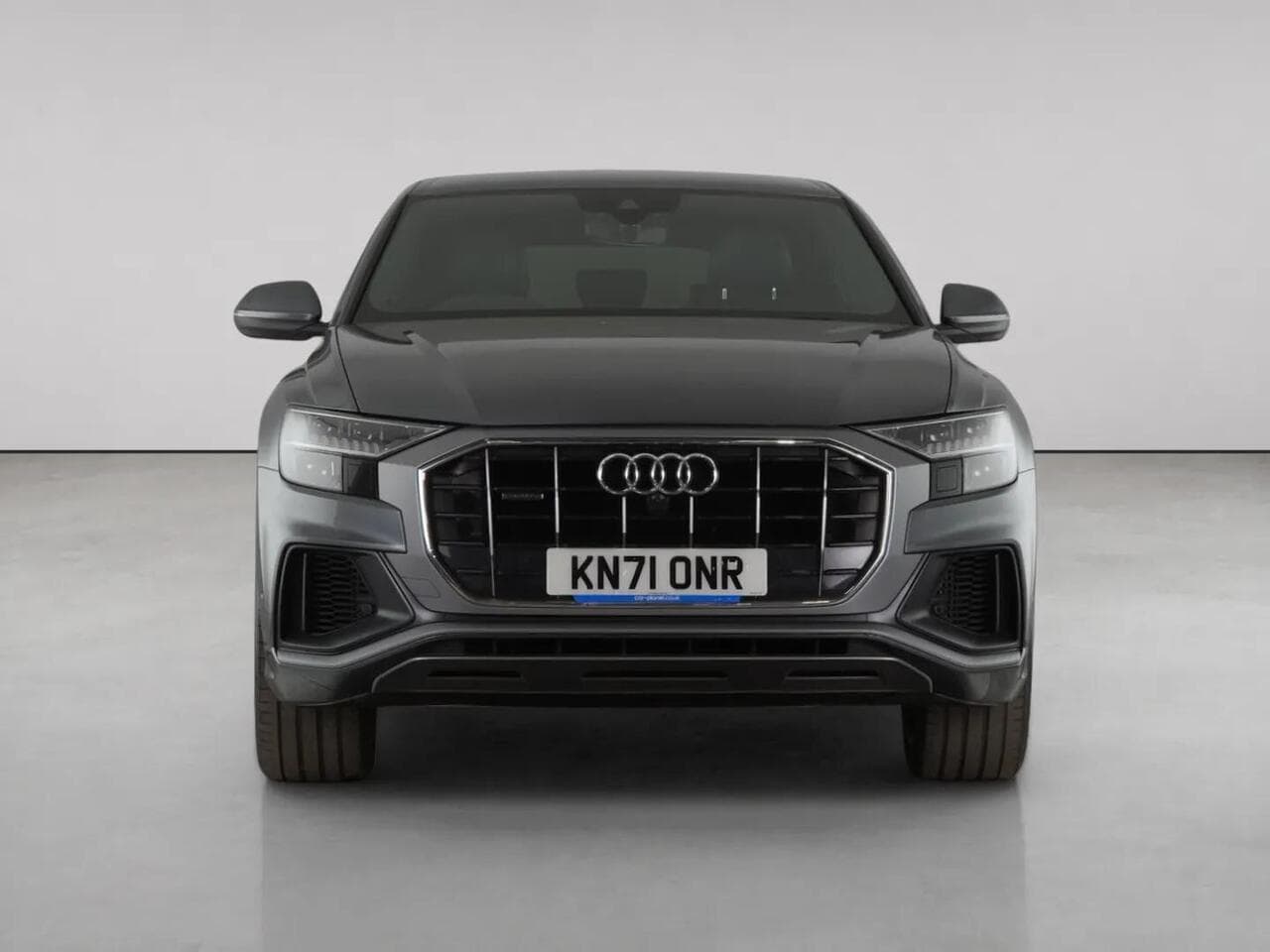 Audi Q8 thumbnail Front