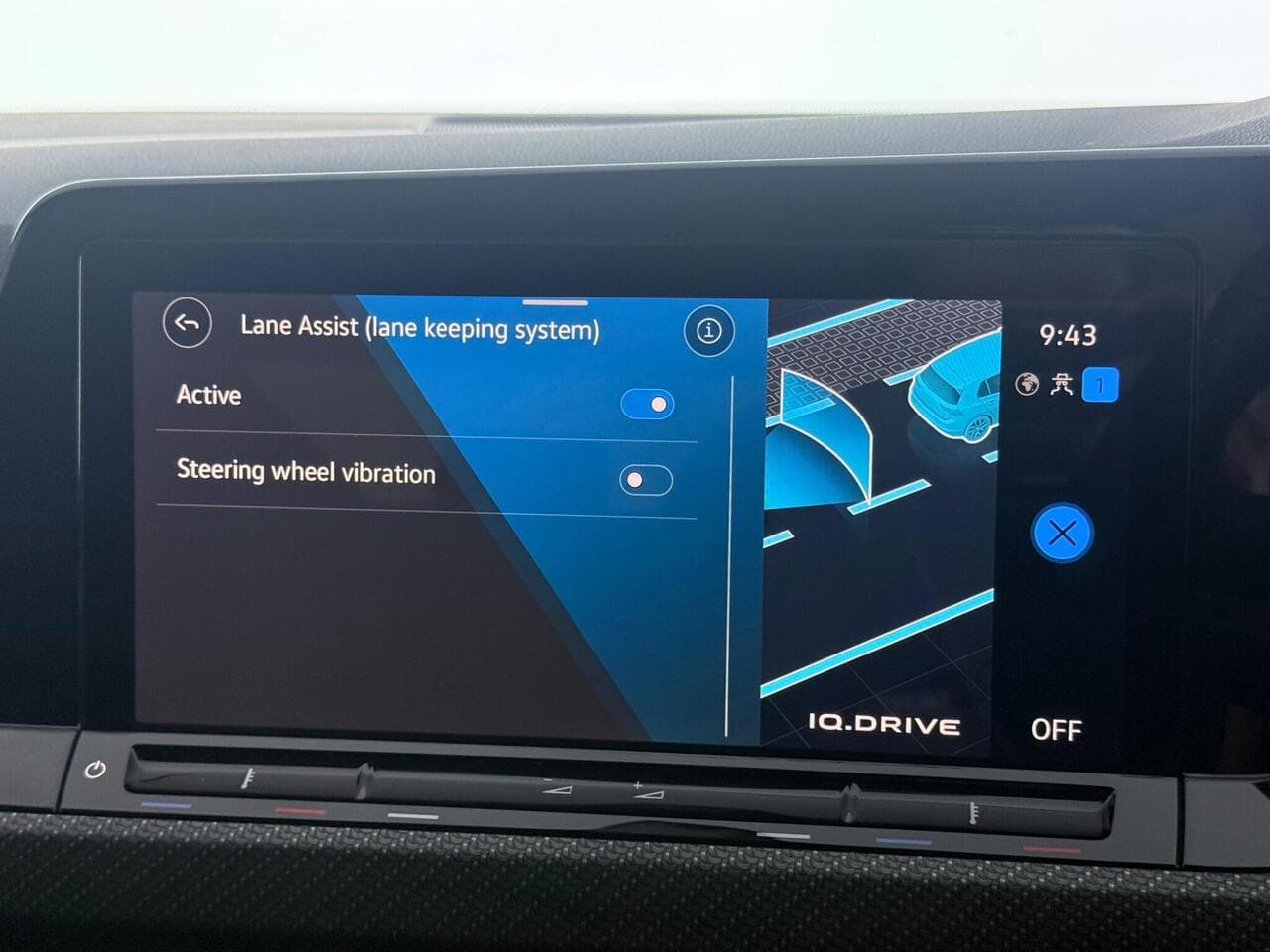 Volkswagen Golf thumbnail Infotainment System