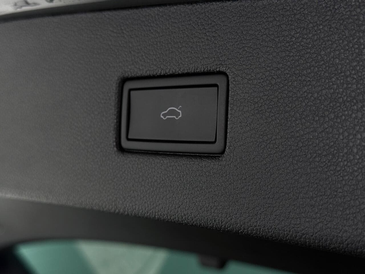 Volkswagen Tiguan thumbnail Misc Controls