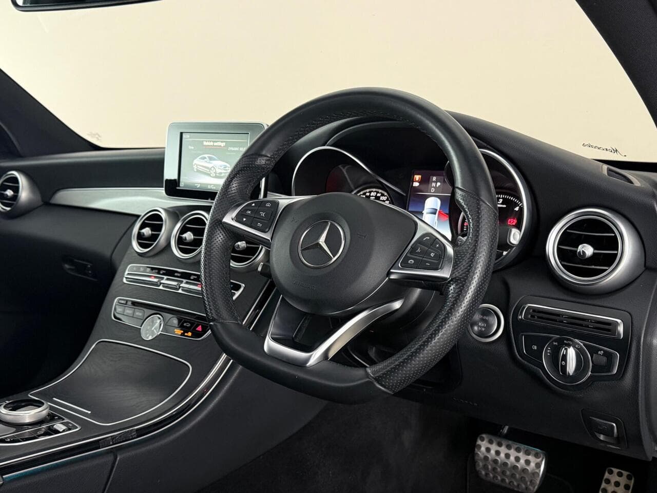 Mercedes-Benz C Class thumbnail Interior Front