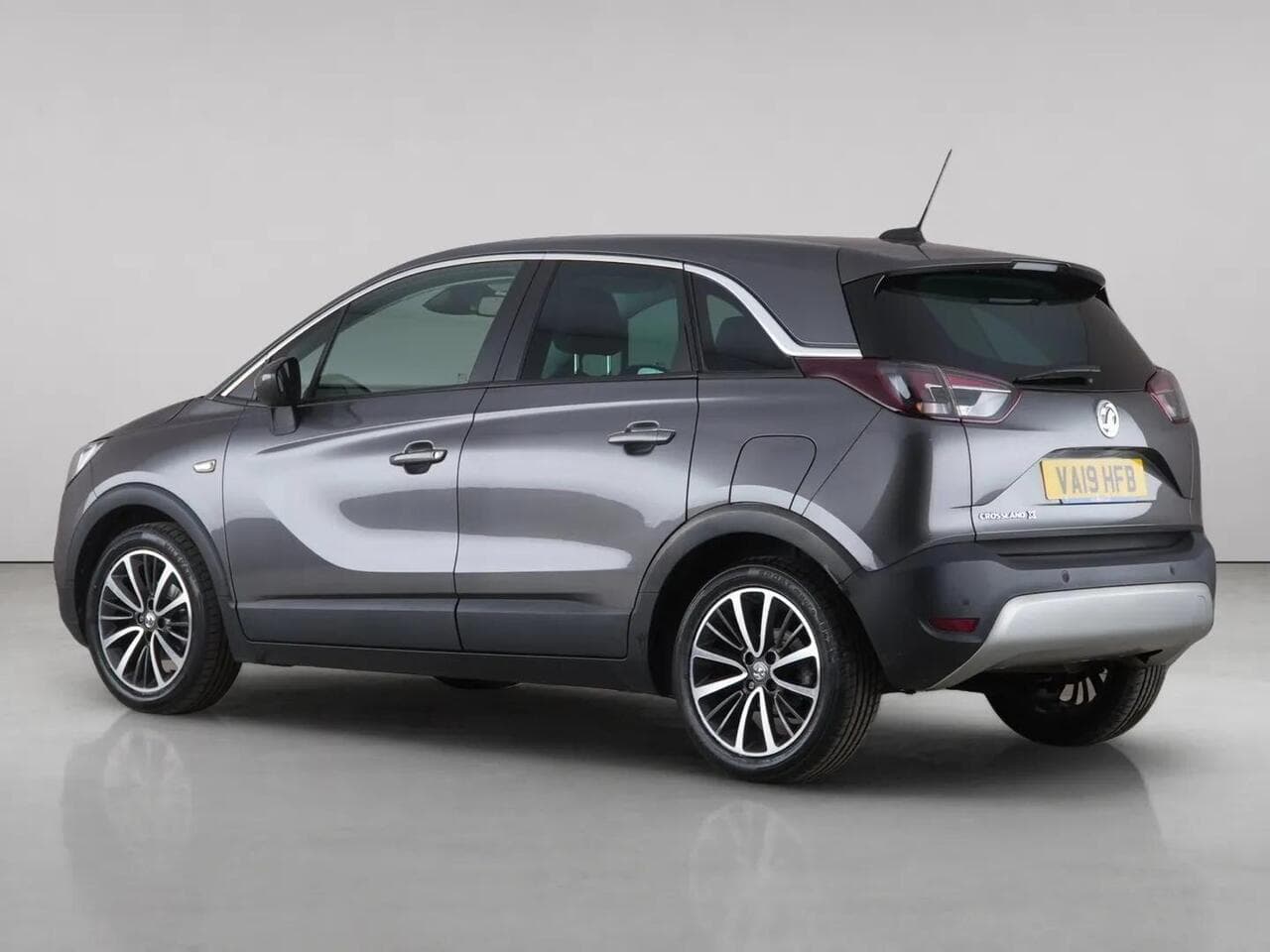 Vauxhall Crossland X thumbnail Side Left