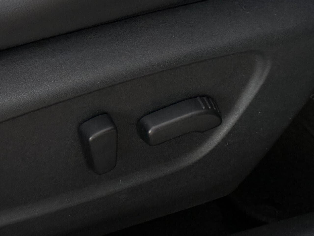Nissan Qashqai thumbnail Misc Controls