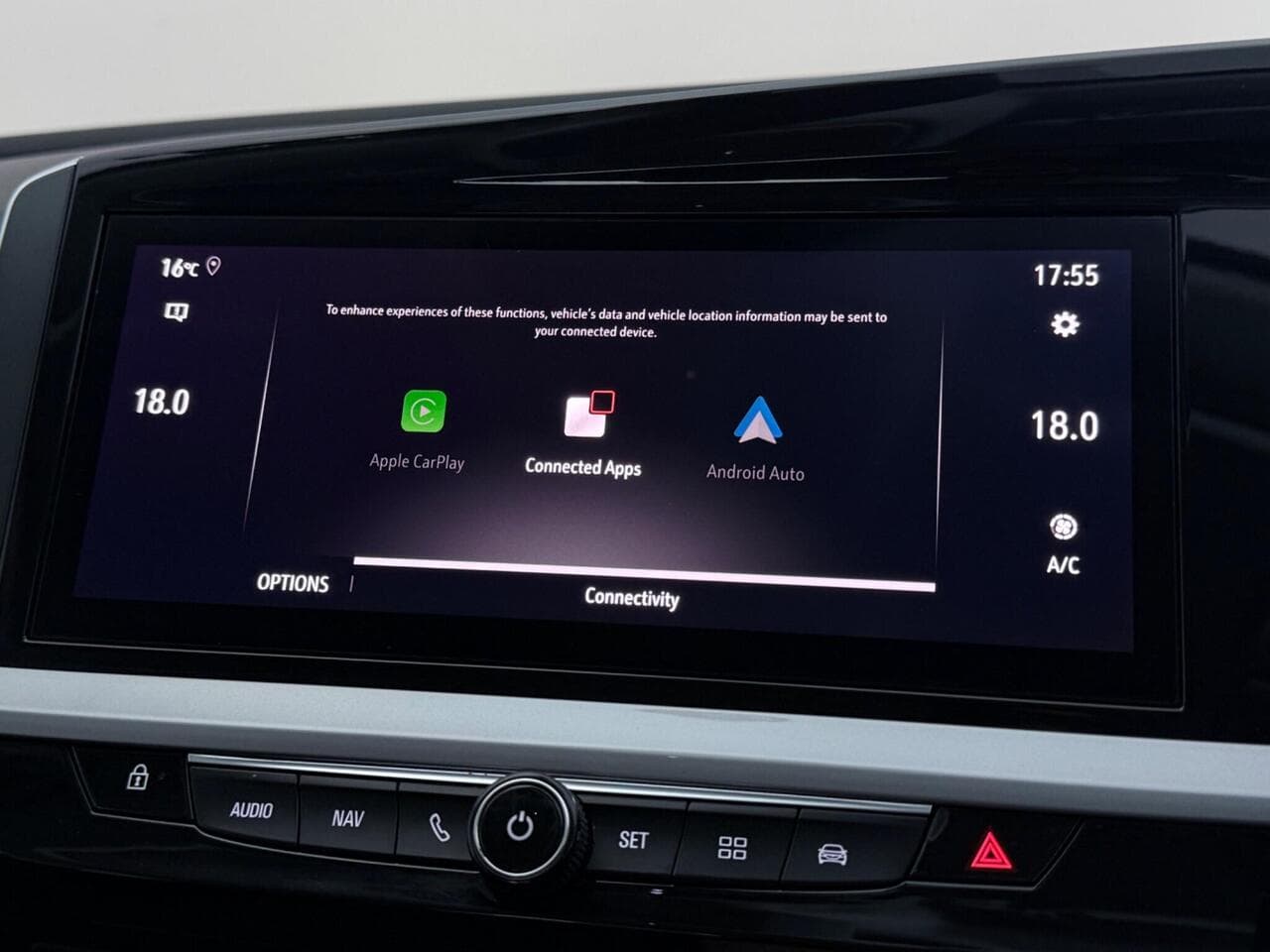 Vauxhall Grandland thumbnail Infotainment System