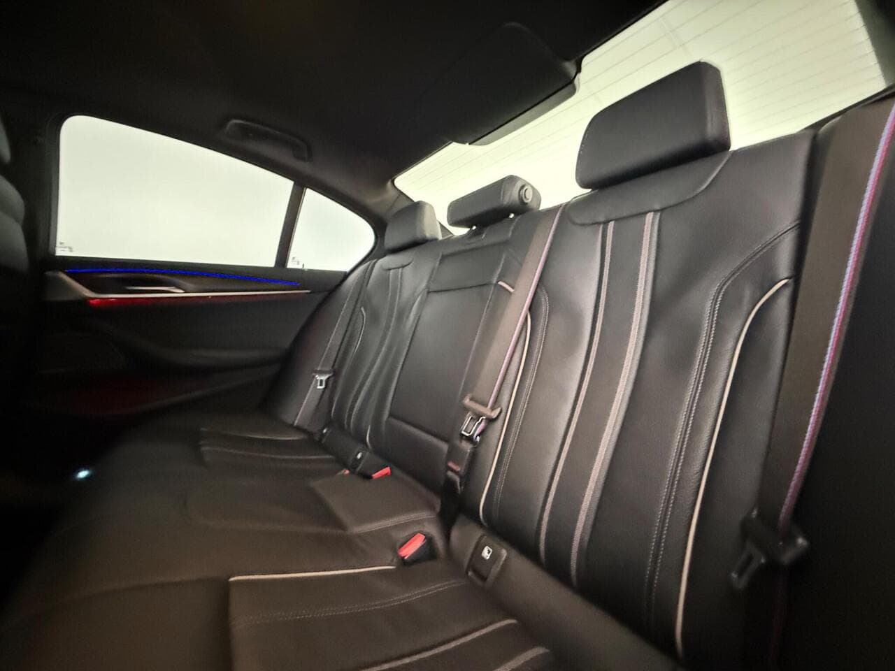 BMW 5 Series thumbnail Seats Rear