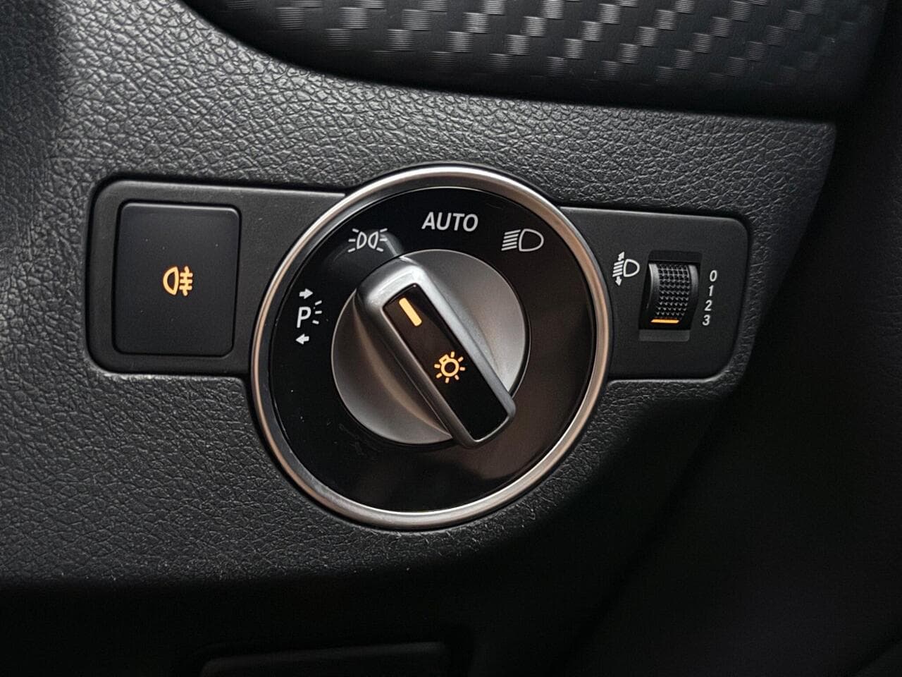 Mercedes-Benz A Class thumbnail Misc Controls