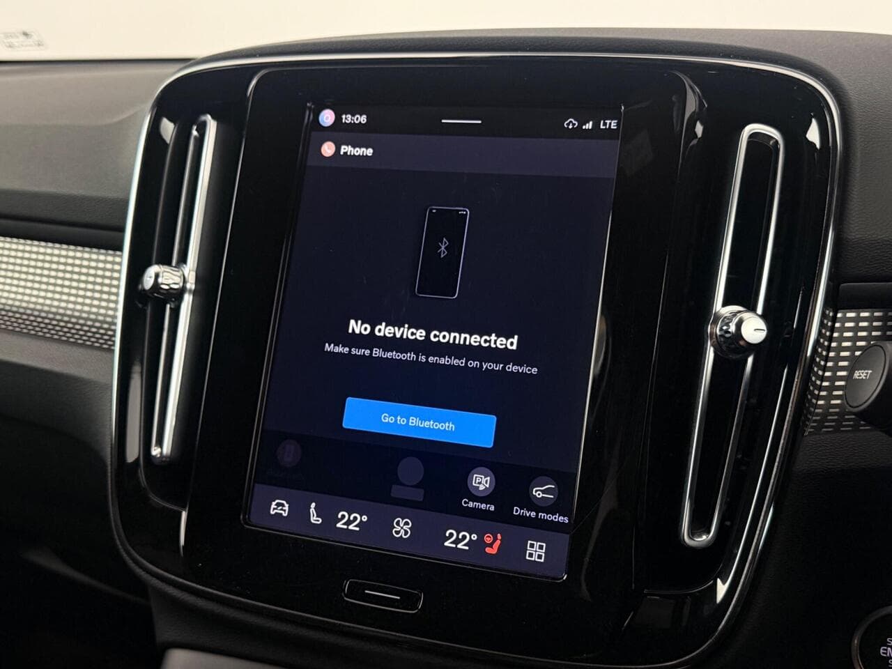 Volvo XC40 thumbnail Infotainment System