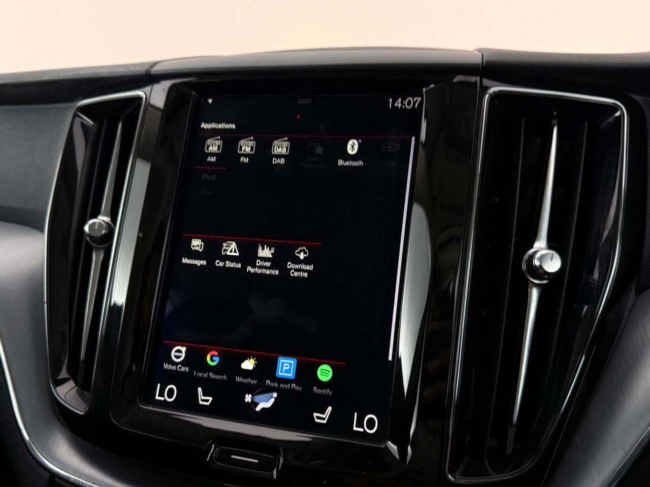 Volvo XC60 thumbnail Infotainment System