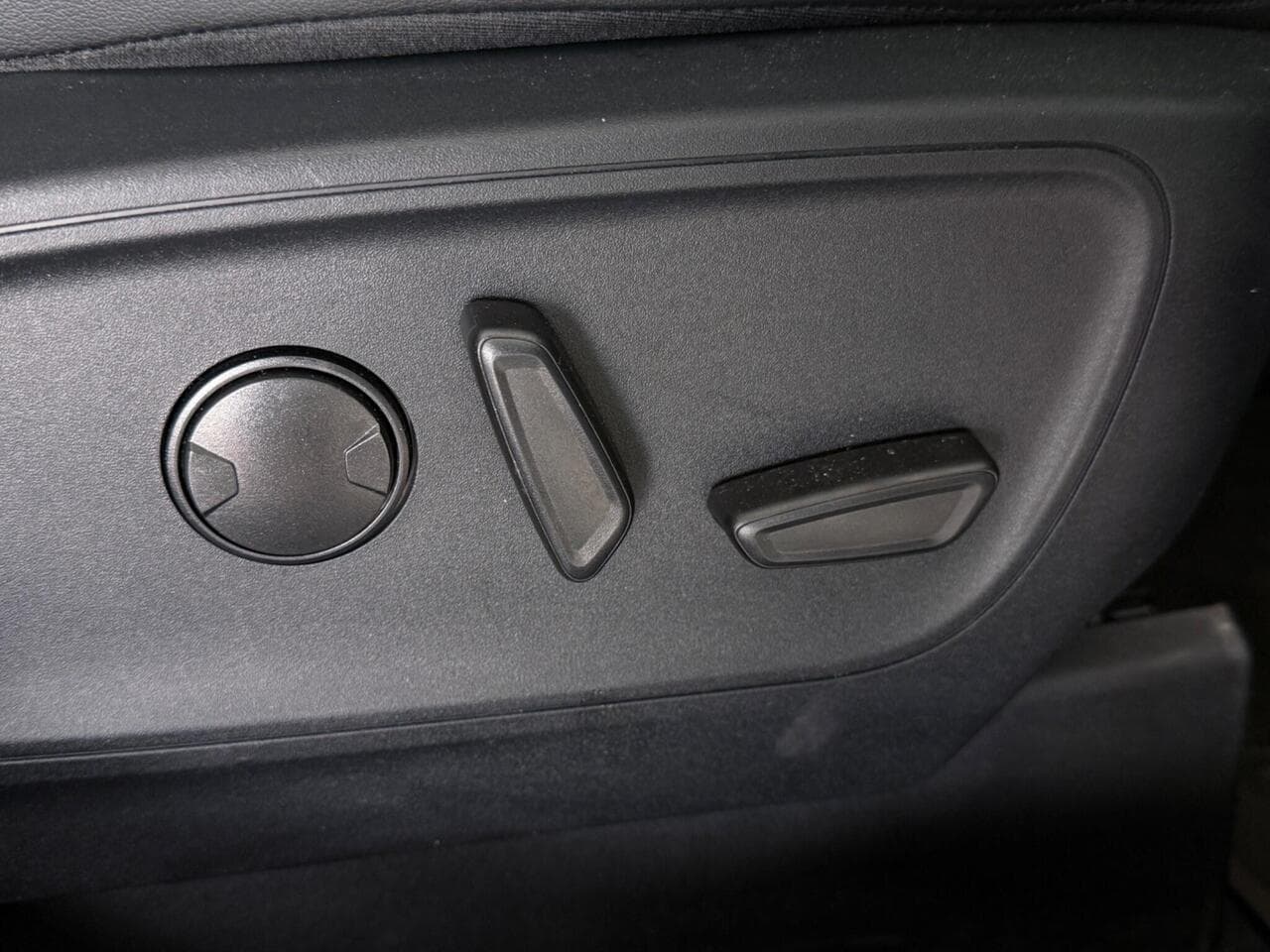 Ford Kuga thumbnail Misc Controls