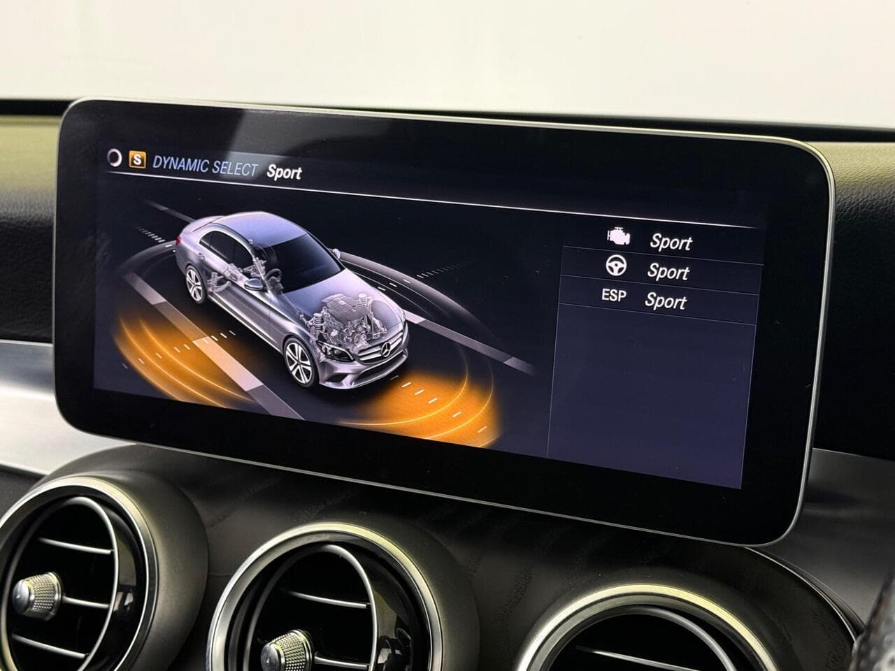 Mercedes-Benz C Class thumbnail Infotainment System