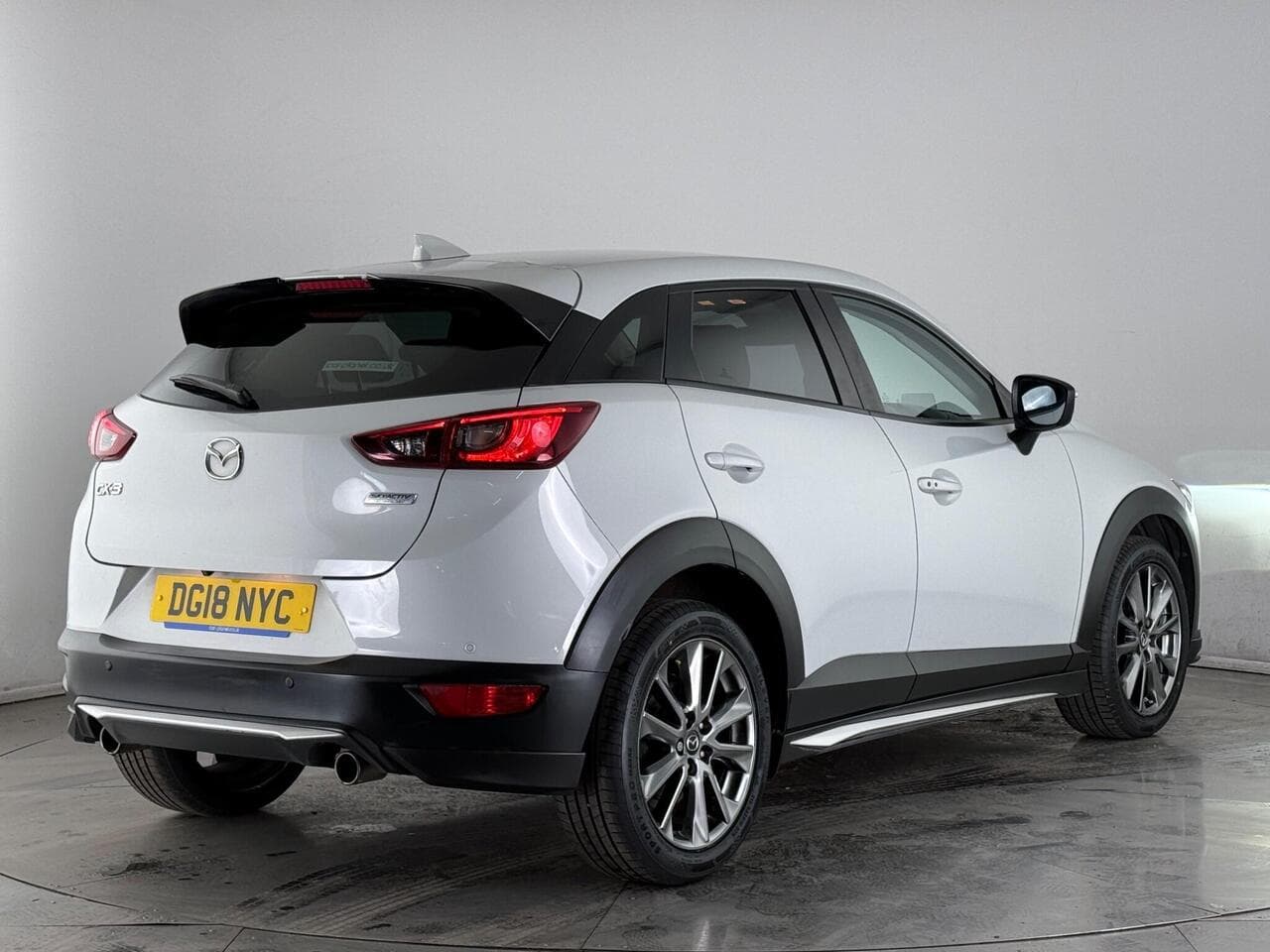 Mazda CX-3 thumbnail Rear Right