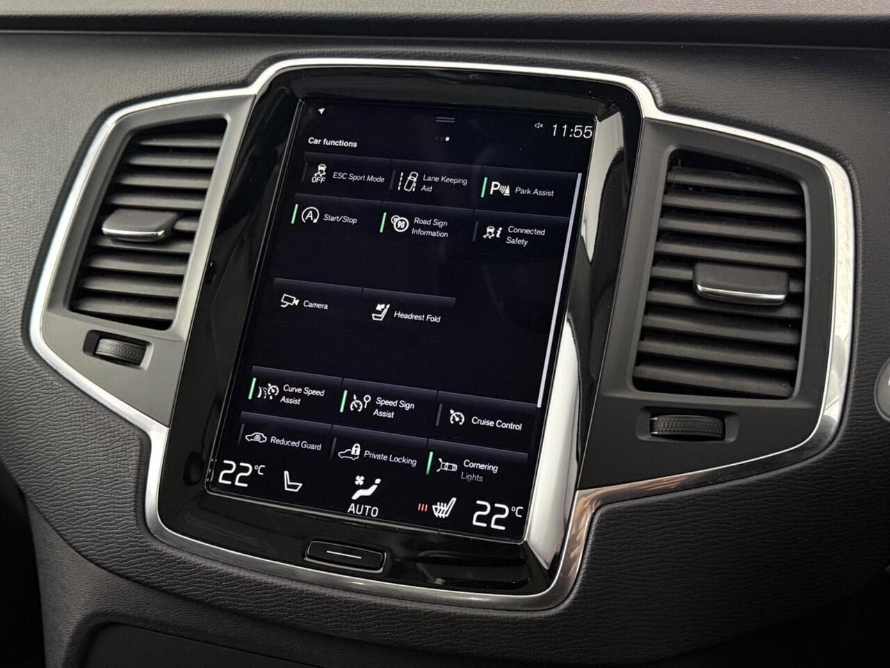 Volvo XC90 thumbnail Infotainment System
