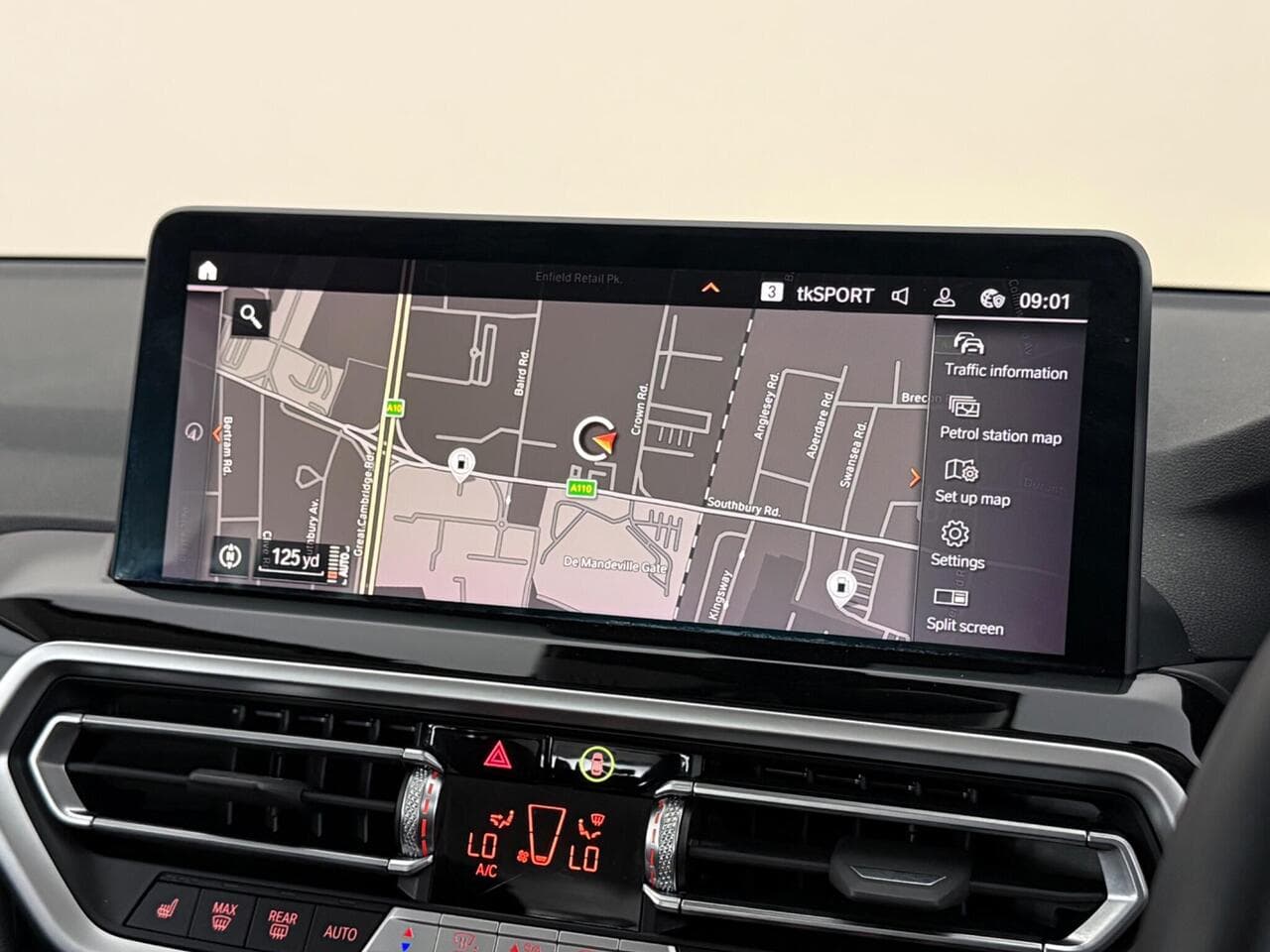 BMW X3 thumbnail Infotainment System