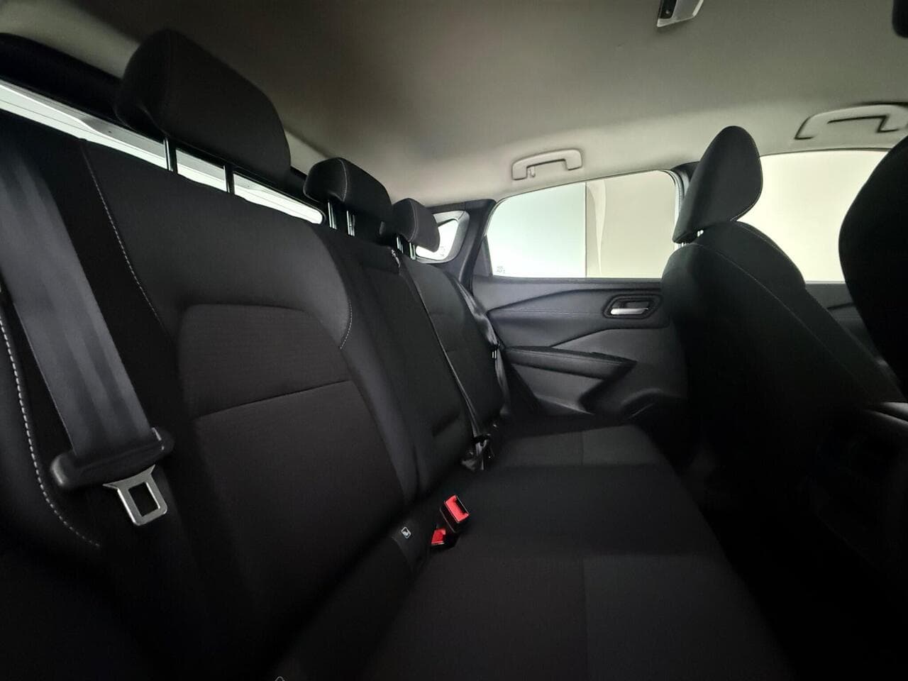 Nissan Qashqai thumbnail Seats Rear