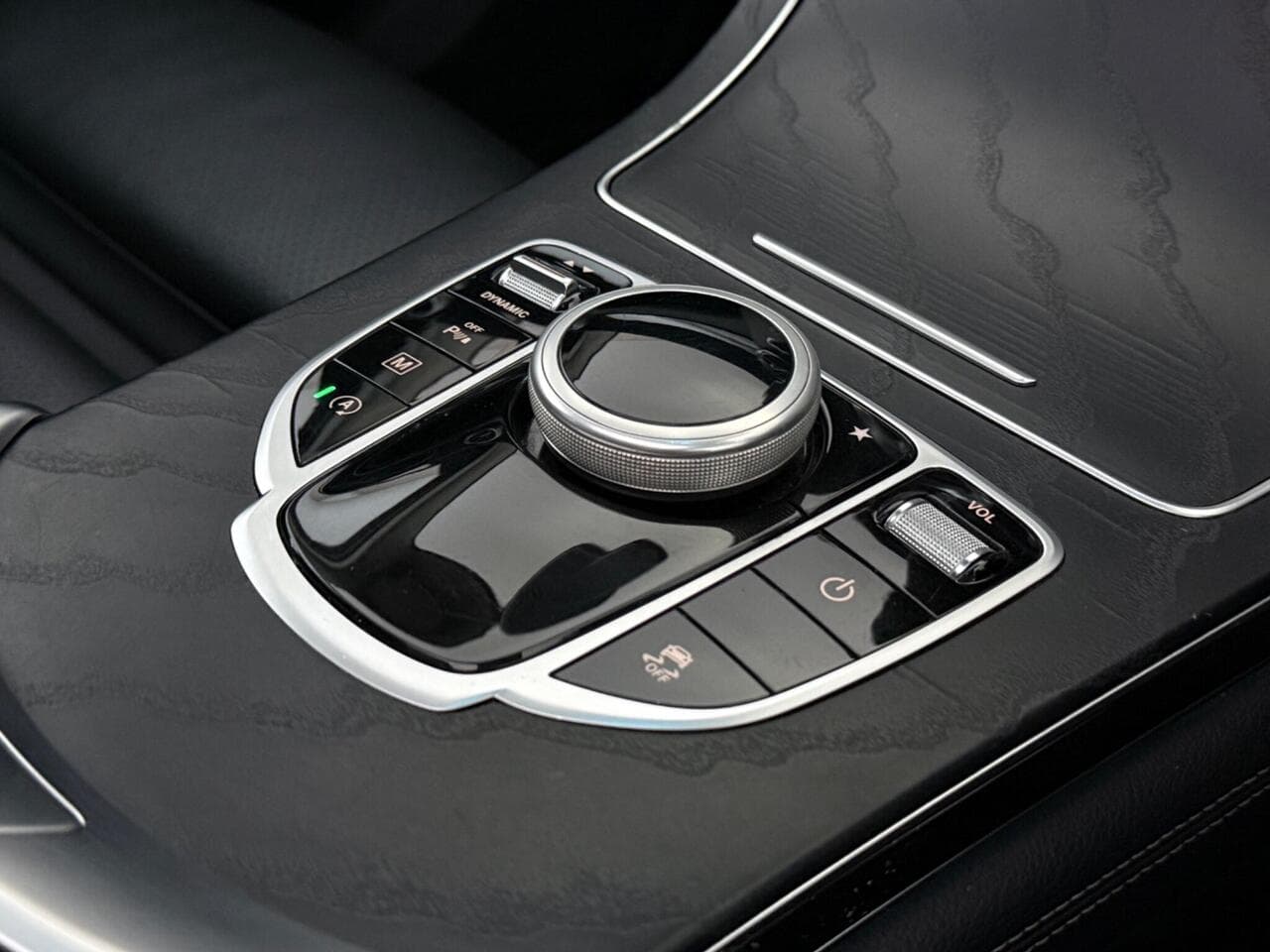 Mercedes-Benz GLC thumbnail Misc Controls