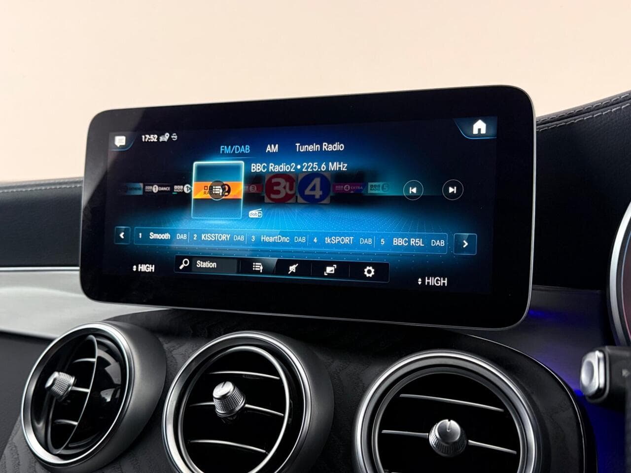Mercedes-Benz GLC thumbnail Infotainment System