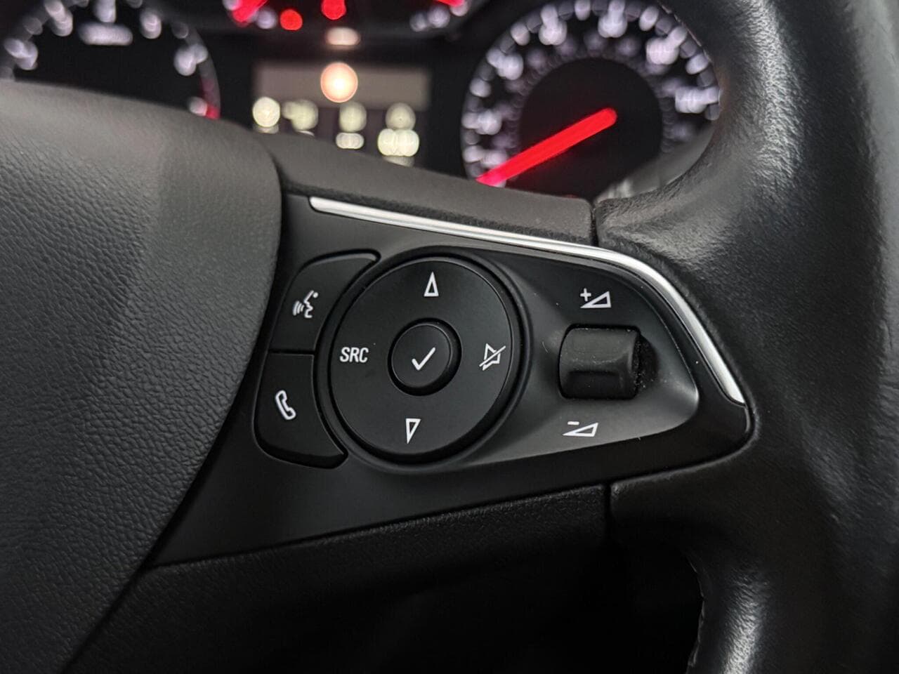 Vauxhall Grandland X thumbnail Misc Controls