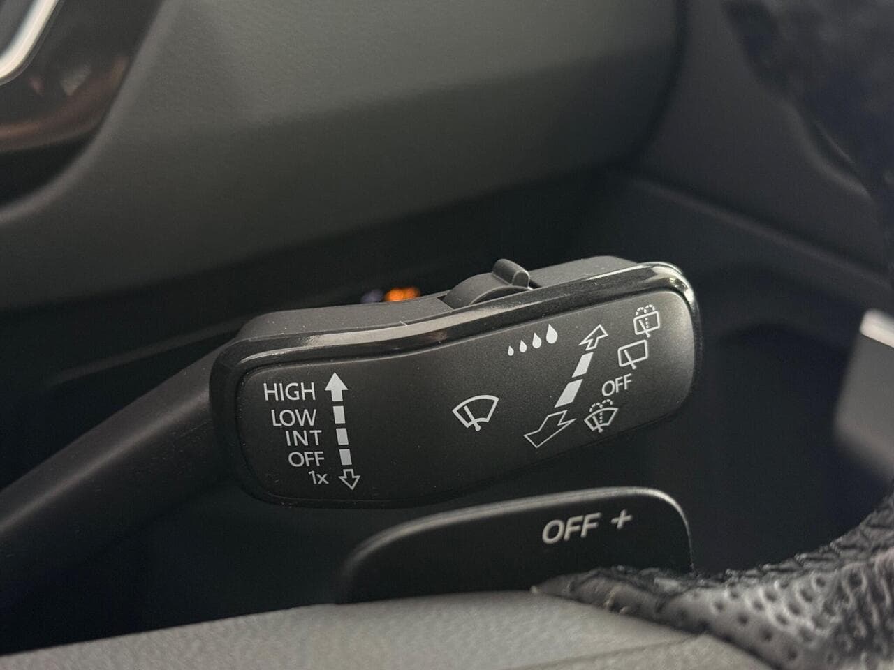 Volkswagen Tiguan thumbnail Misc Controls
