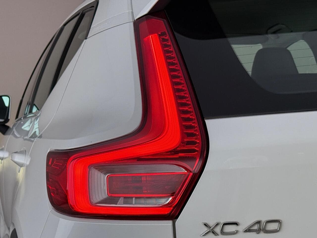 Volvo XC40 thumbnail Lights Rear