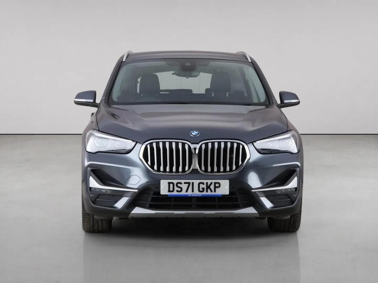 BMW X1 thumbnail Front