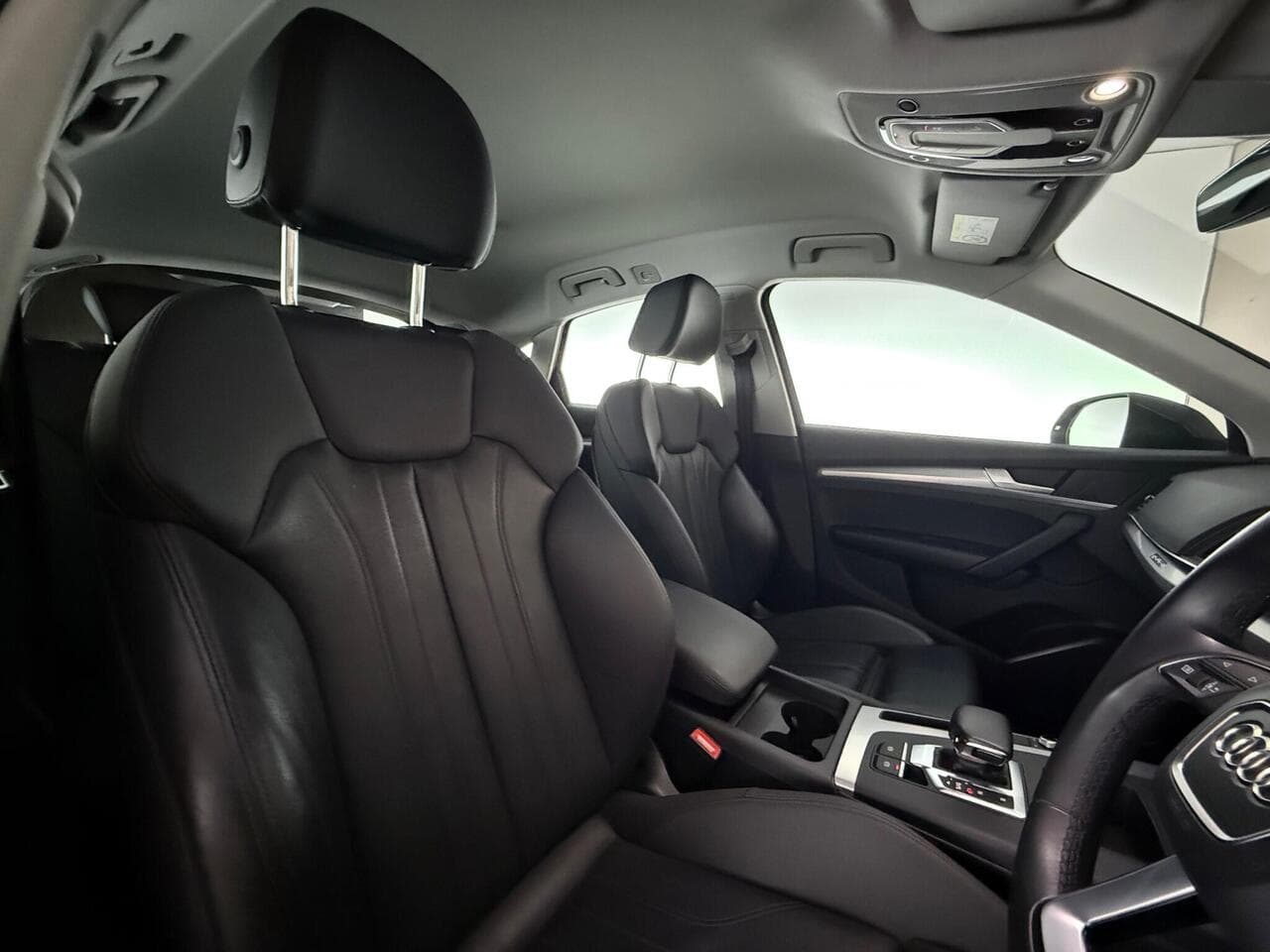 Audi Q5 thumbnail Seat Driver