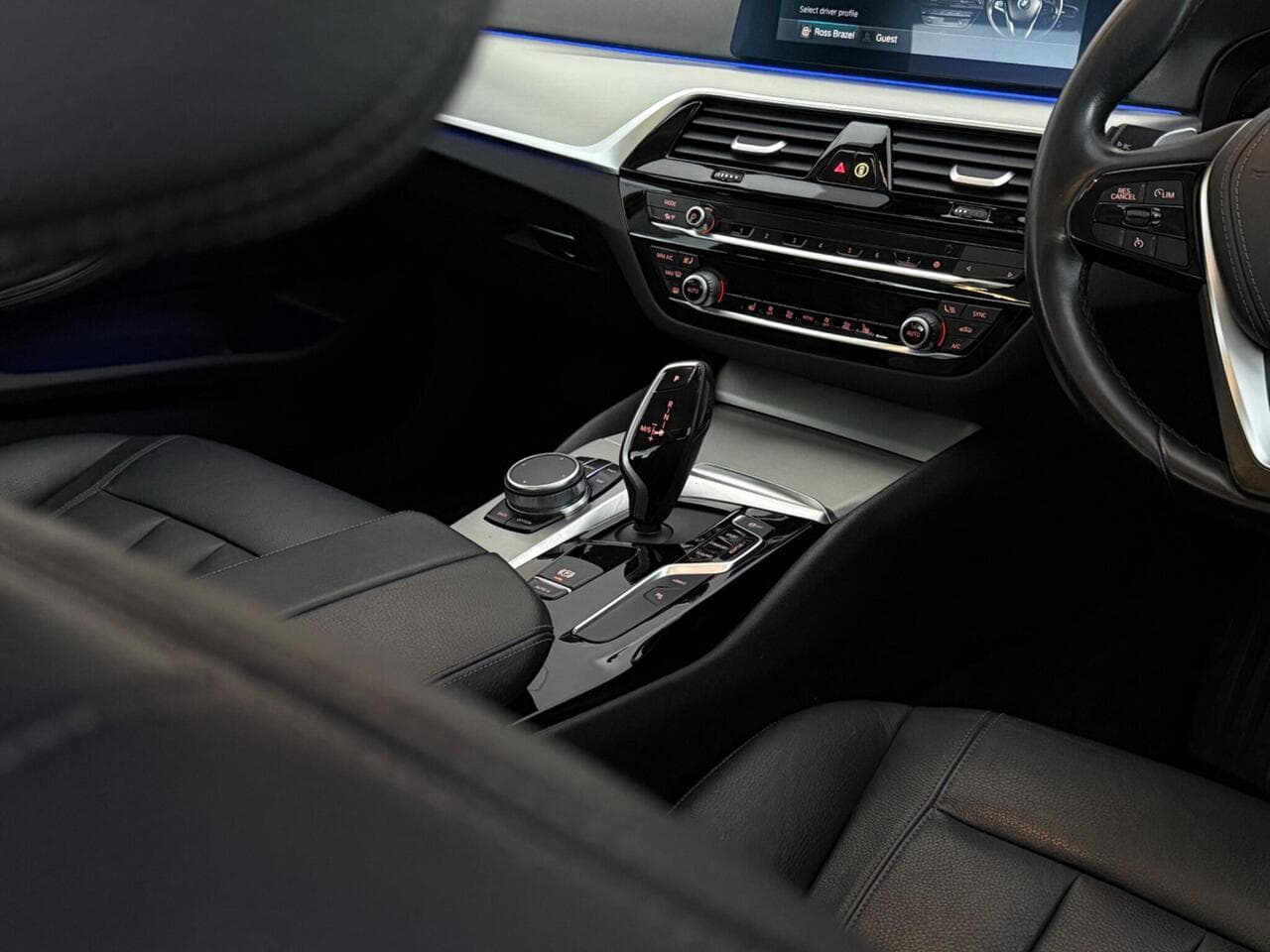 BMW 5 Series thumbnail Interior Front