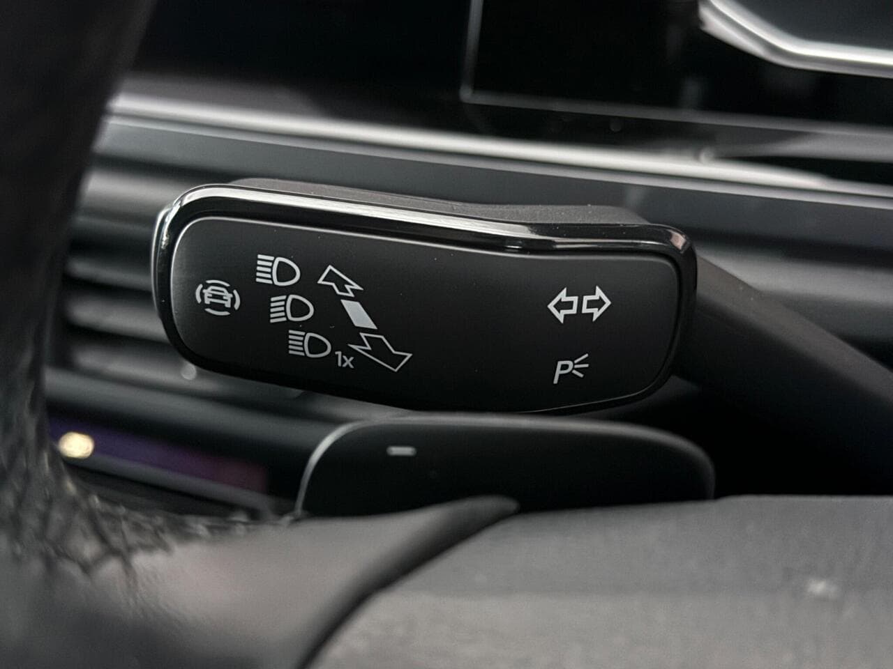 Volkswagen Taigo thumbnail Misc Controls
