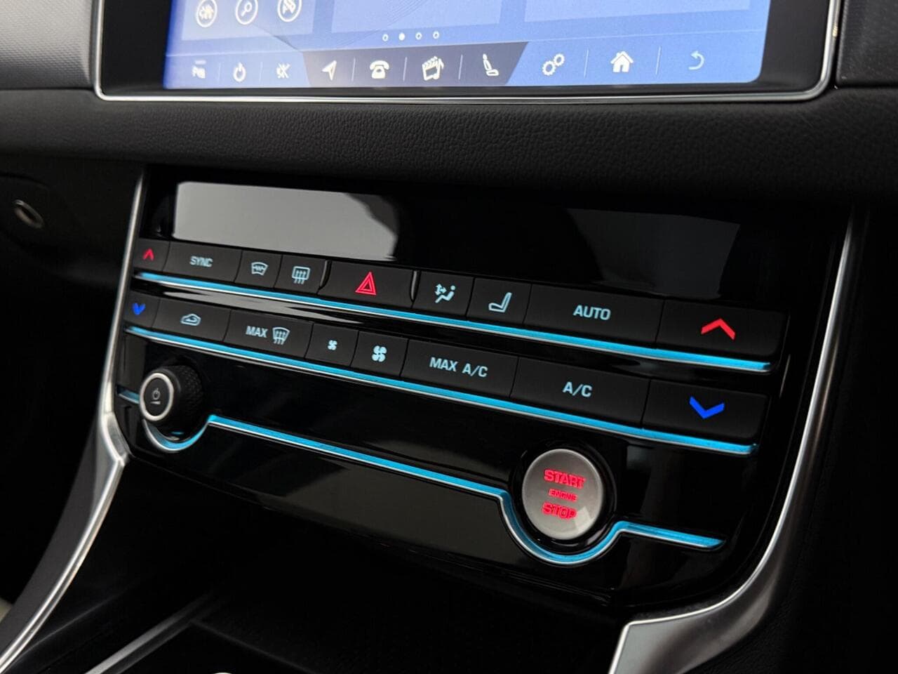 Jaguar XF thumbnail Infotainment System