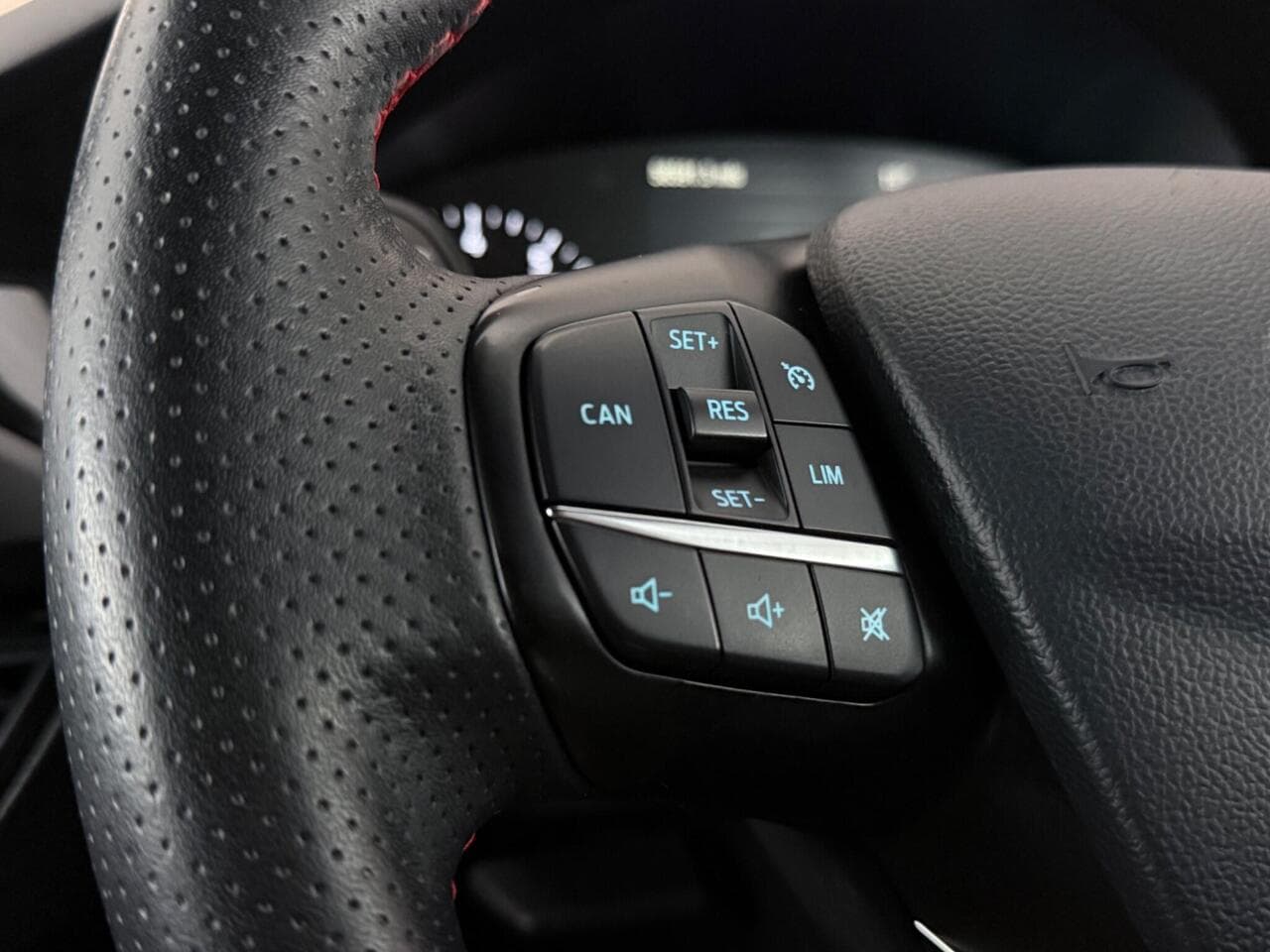 Ford Focus thumbnail Misc Controls