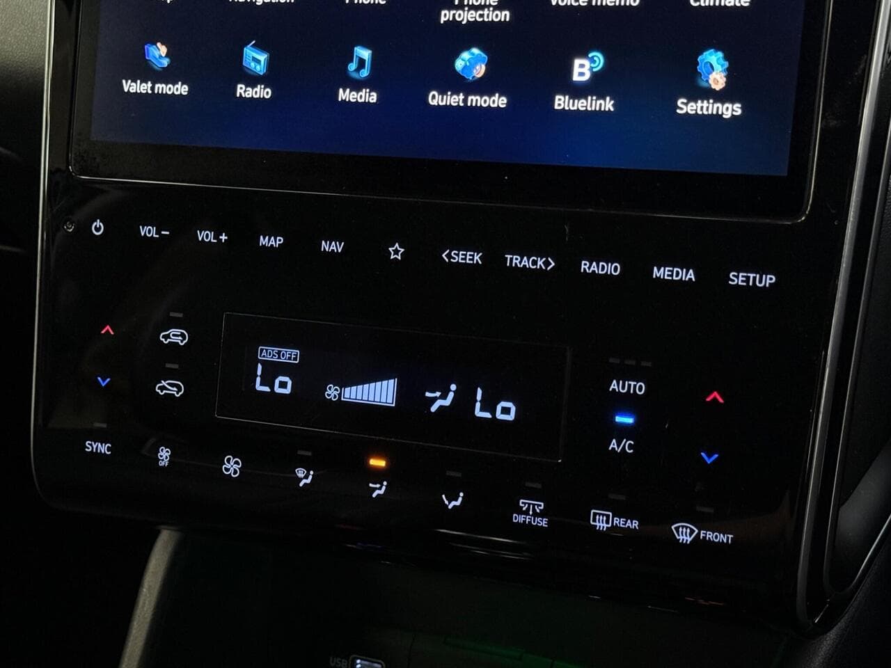 Hyundai TUCSON thumbnail Infotainment System