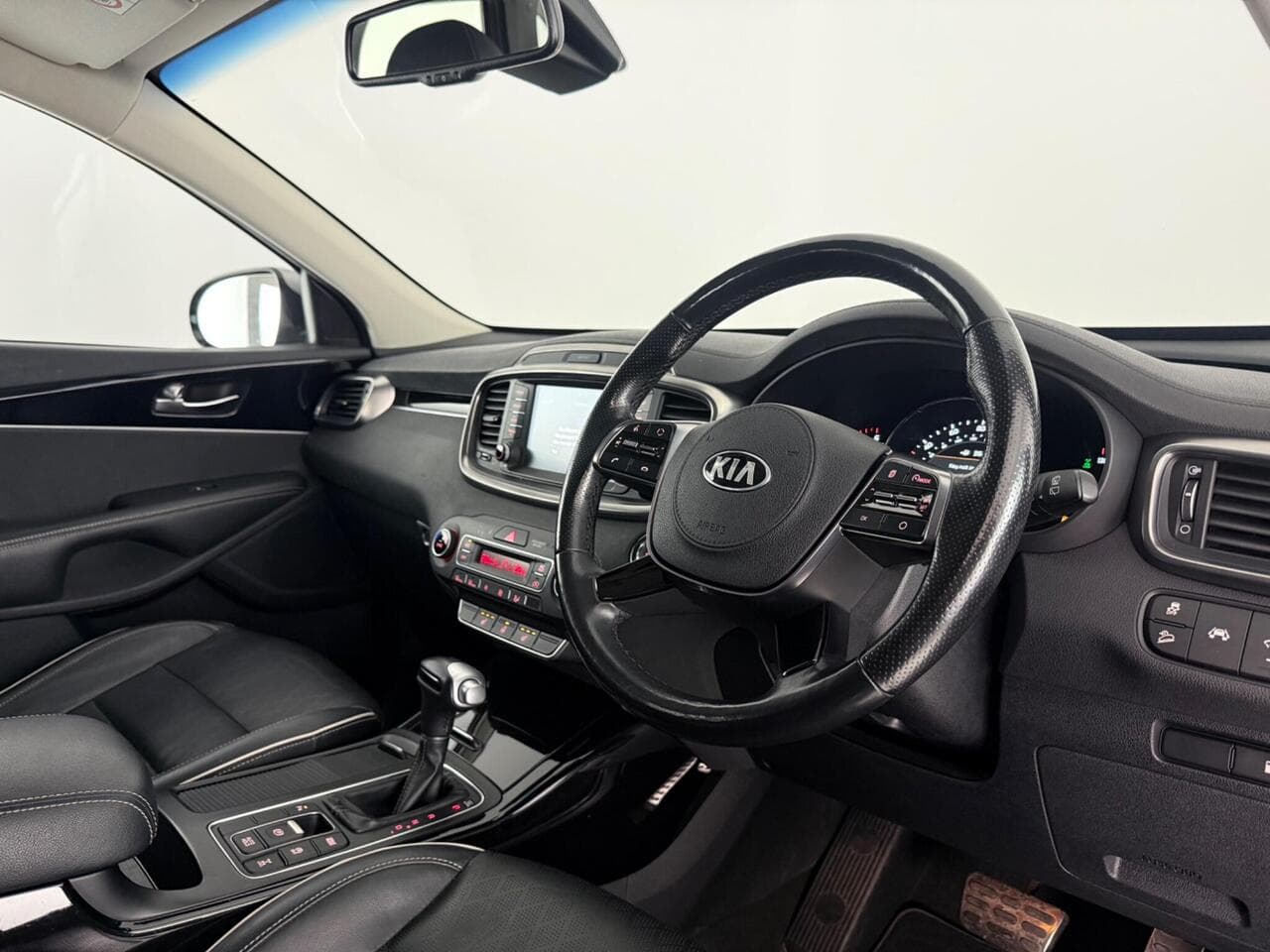 Kia Sorento thumbnail Interior Front