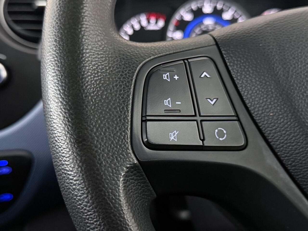 Hyundai i10 thumbnail Misc Controls