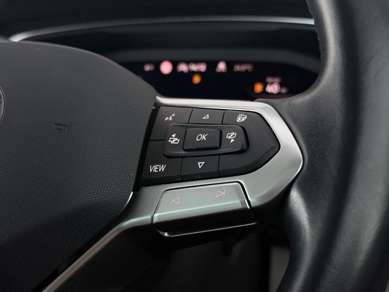 Volkswagen Tiguan thumbnail Misc Controls